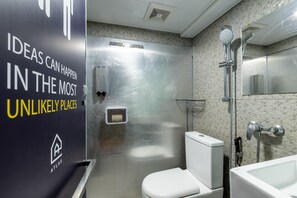 Zimmersafe, schallisolierte Zimmer, Bügeleisen/Bügelbrett