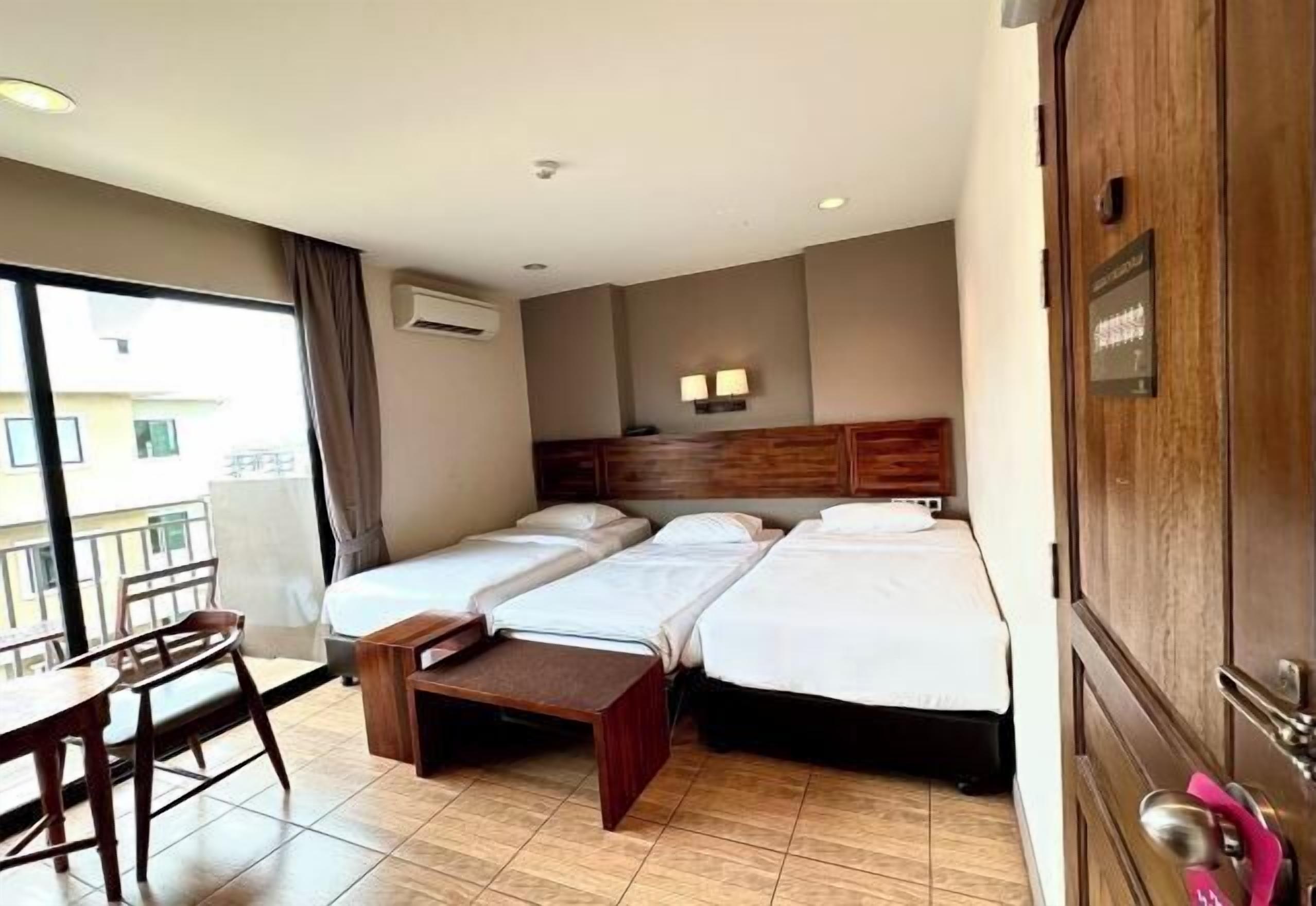 Minibar, in-room safe, free WiFi, bed sheets