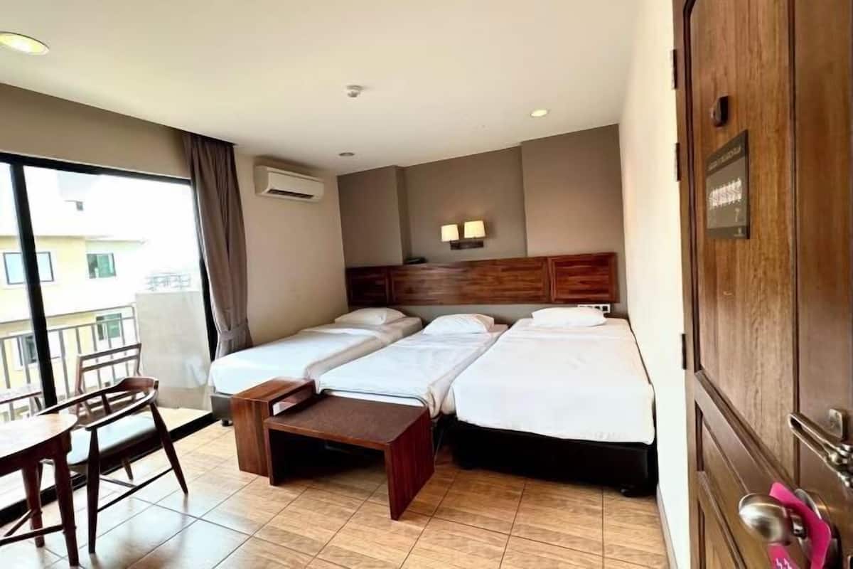 Een minibar, een kluis op de kamer, gratis wifi, beddengoed