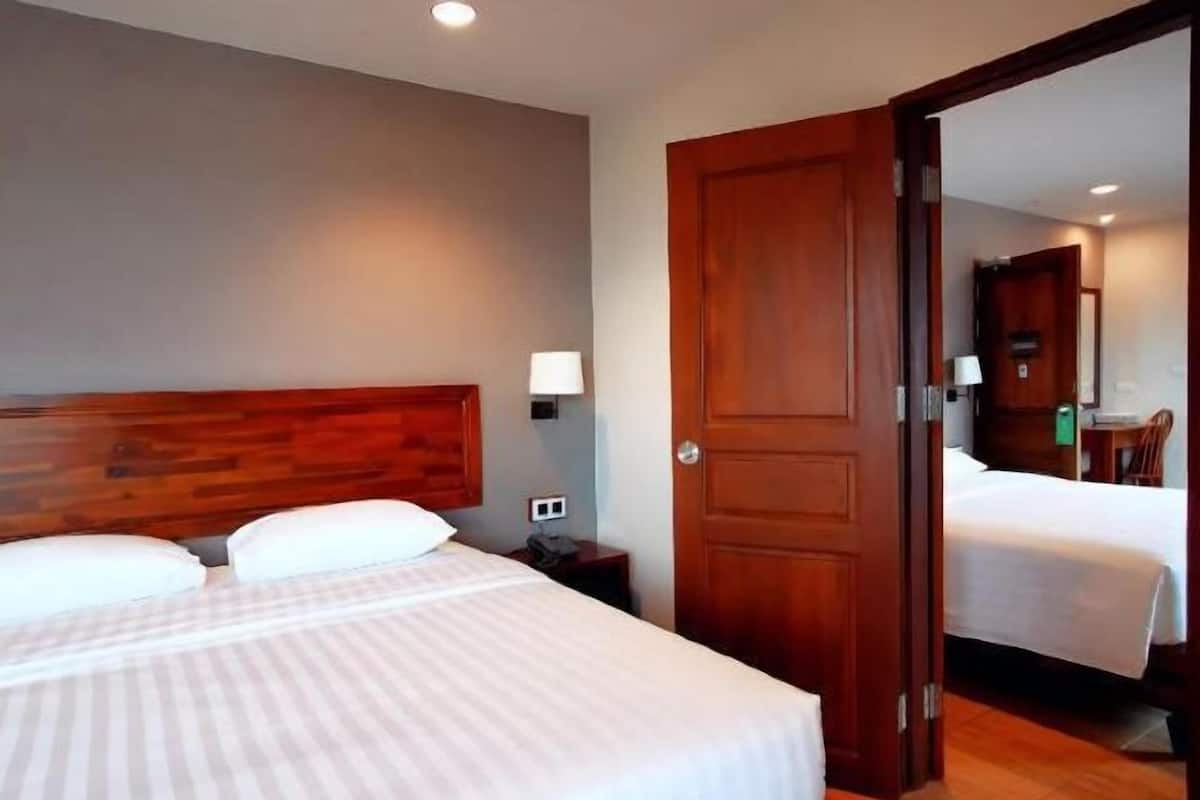 Minibar, in-room safe, free WiFi, bed sheets