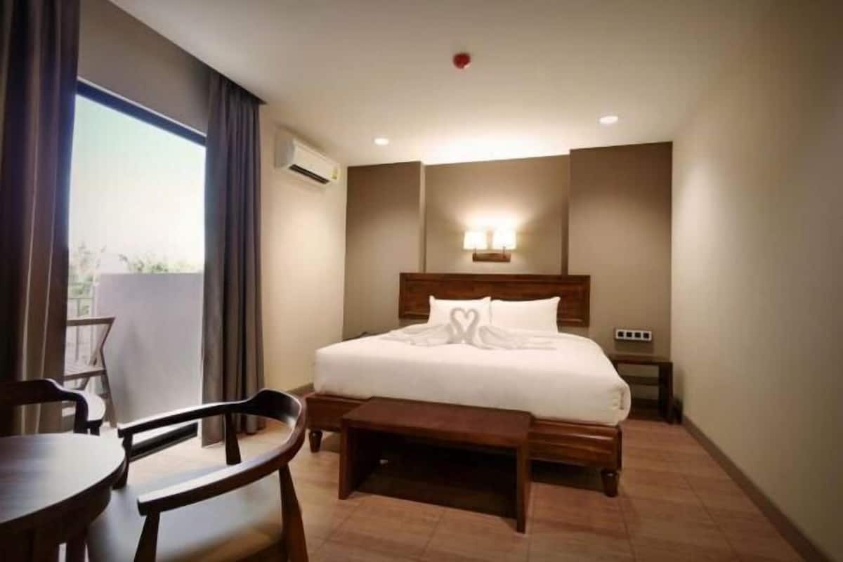 Minibar, in-room safe, free WiFi, bed sheets