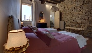 Apartment, 2 Schlafzimmer (Torre Donati) | Hochwertige Bettwaren, Daunenbettdecken, individuell eingerichtet