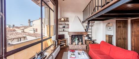 Design Apartment, 1 Bedroom (Loggia Donati) | Living area