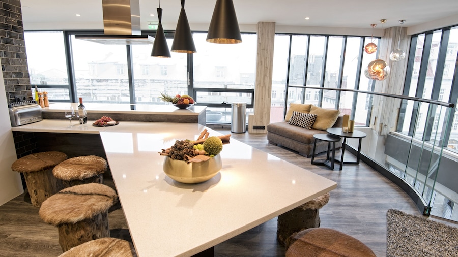 B14 Apartments & Rooms
