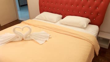 3 bedrooms, in-room safe, desk, iron/ironing board