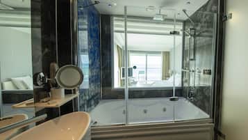 Deluxe Double Room, Sea View | Jetted bathtub