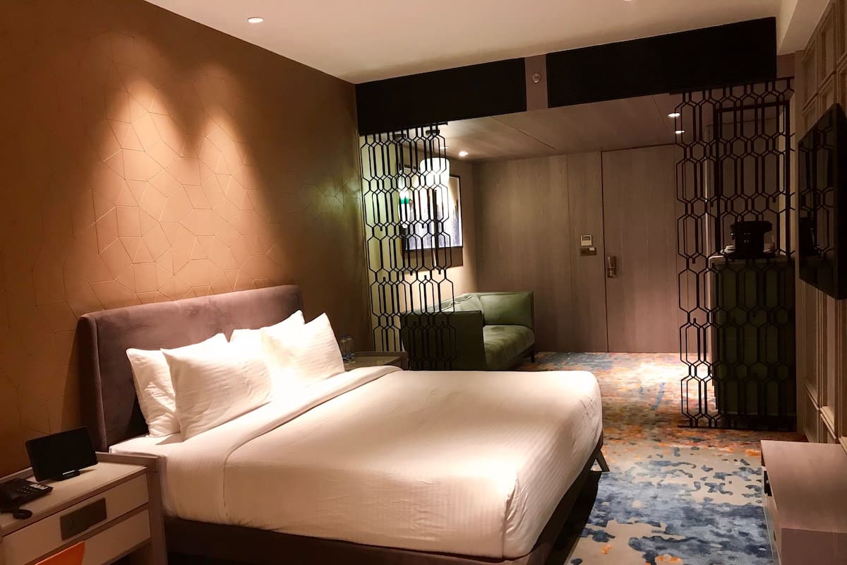 Club Superior Room | Premium bedding, minibar, in-room safe, desk