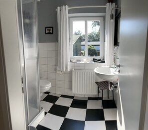 Deluxe Double Room, Ensuite | Bathroom