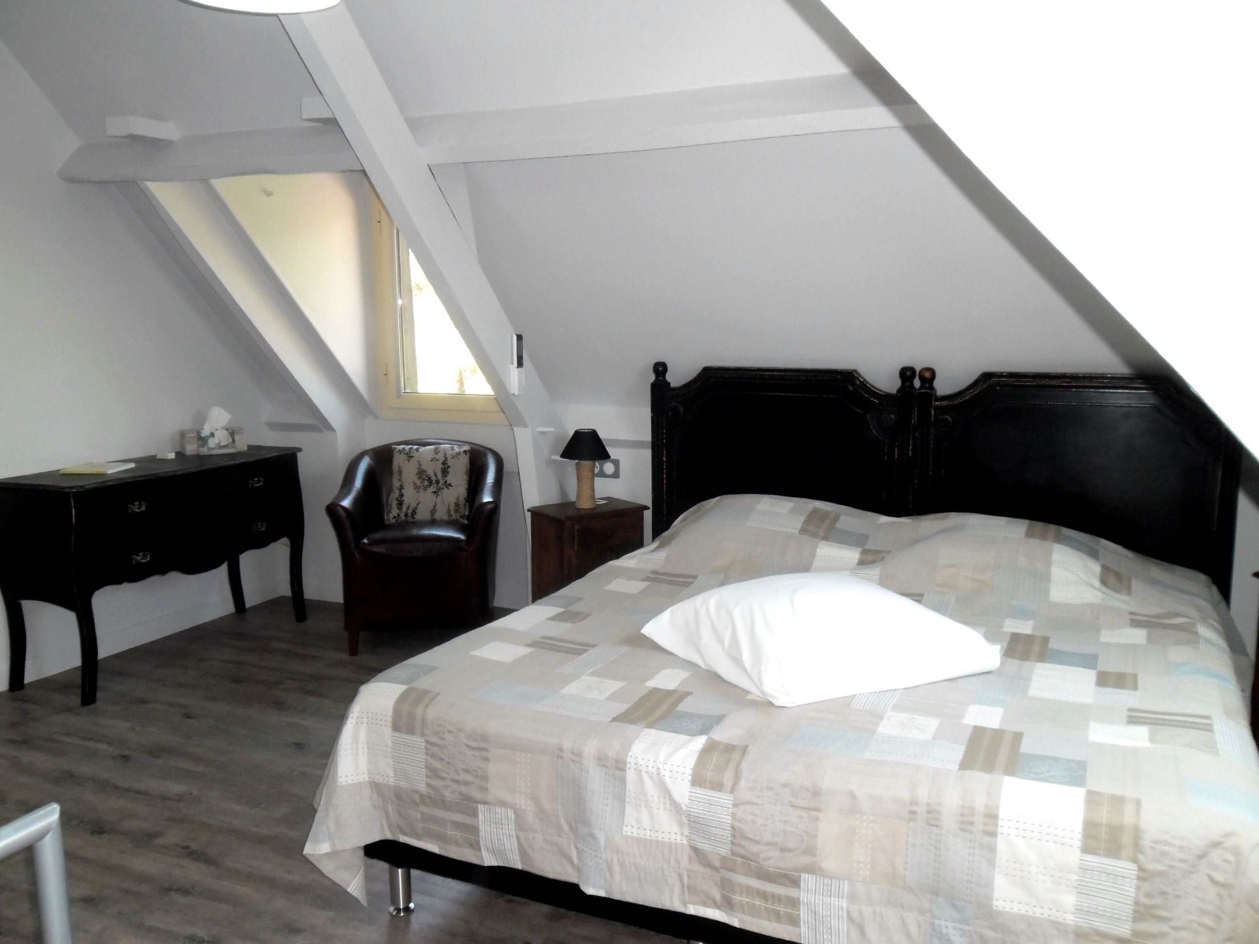 free toiletries, towels