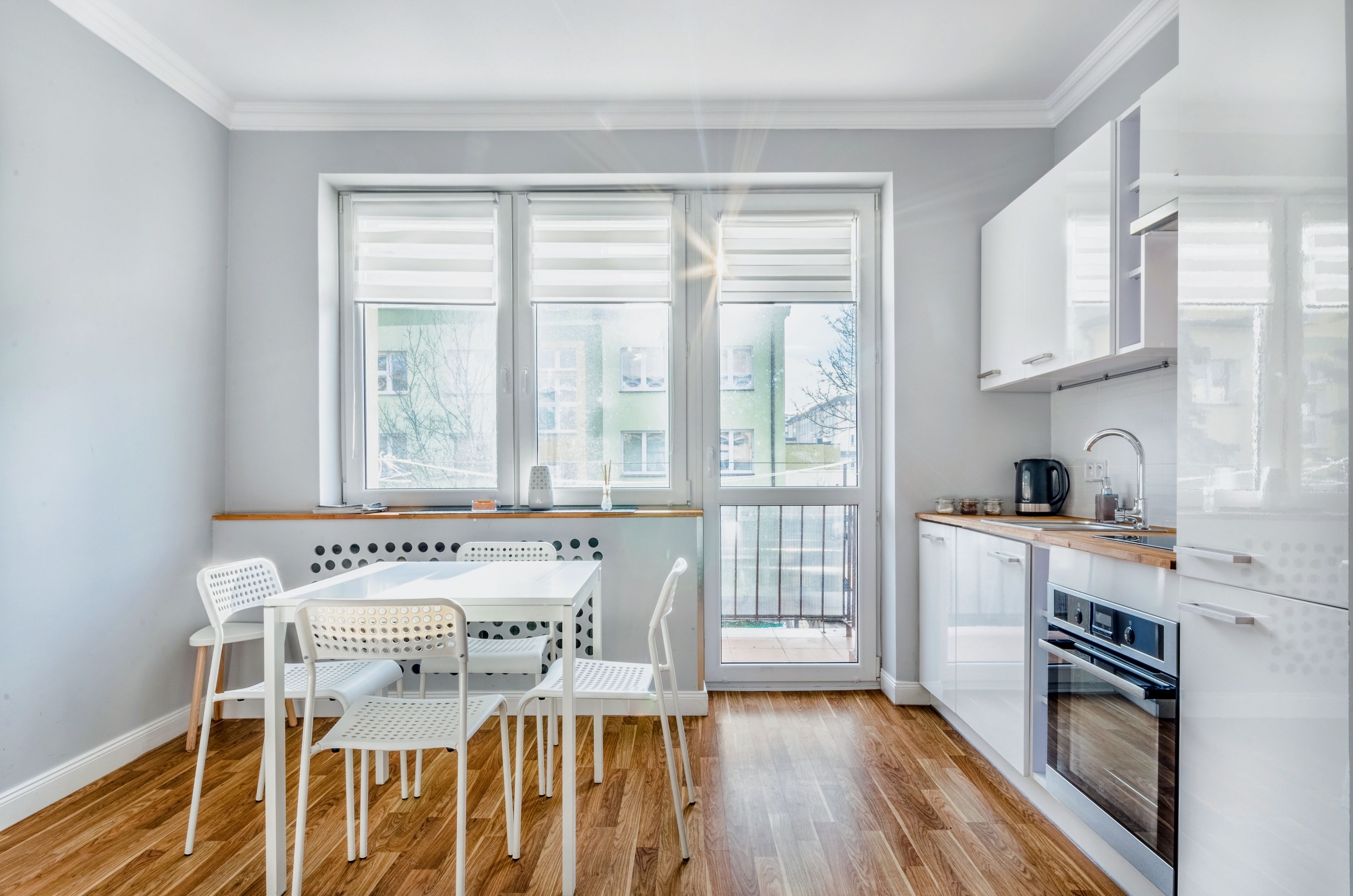 Deluxe Apartment (Kosciuszki 15 a) | Private kitchen | Fridge, microwave, electric kettle, cookware/dishes/utensils