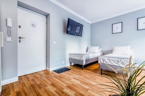 Deluxe Apartment (Kosciuszki 15 a) | Living area | TV