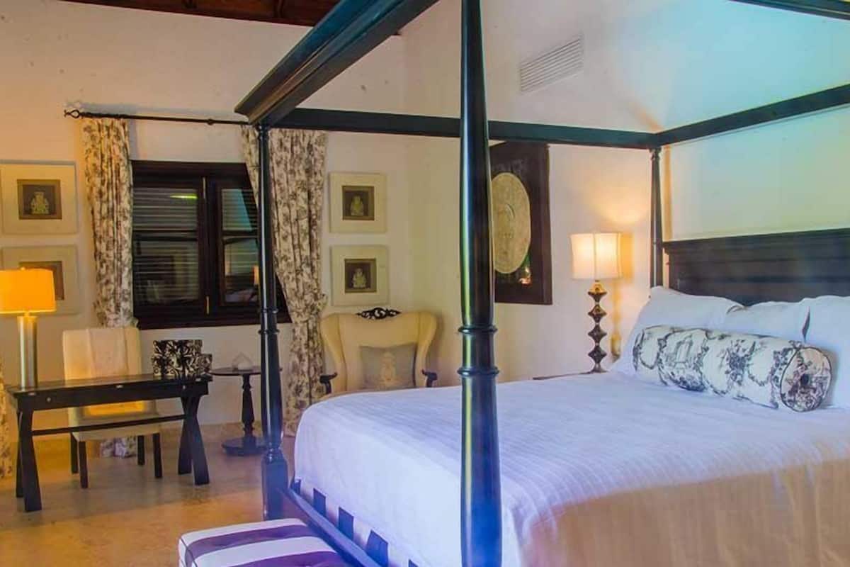 1 bedroom, in-room safe, iron/ironing board, free WiFi