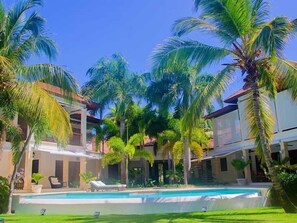 Outdoor pool, pool loungers