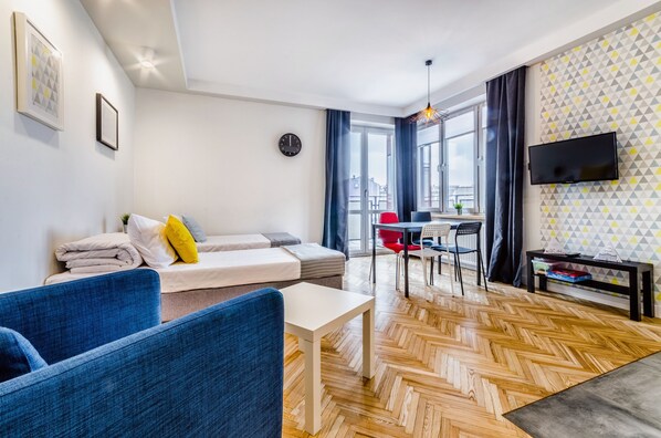 Apartment, Balkon (Pilsudskiego 16) | Eigene Kochnische | Kühlschrank, Mikrowelle, Ofen, Herdplatte