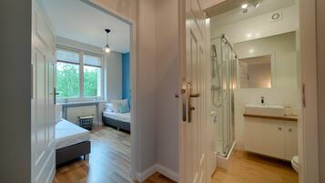 Apartment (Pilsudskiego 4) | Premium bedding, individually decorated, blackout curtains