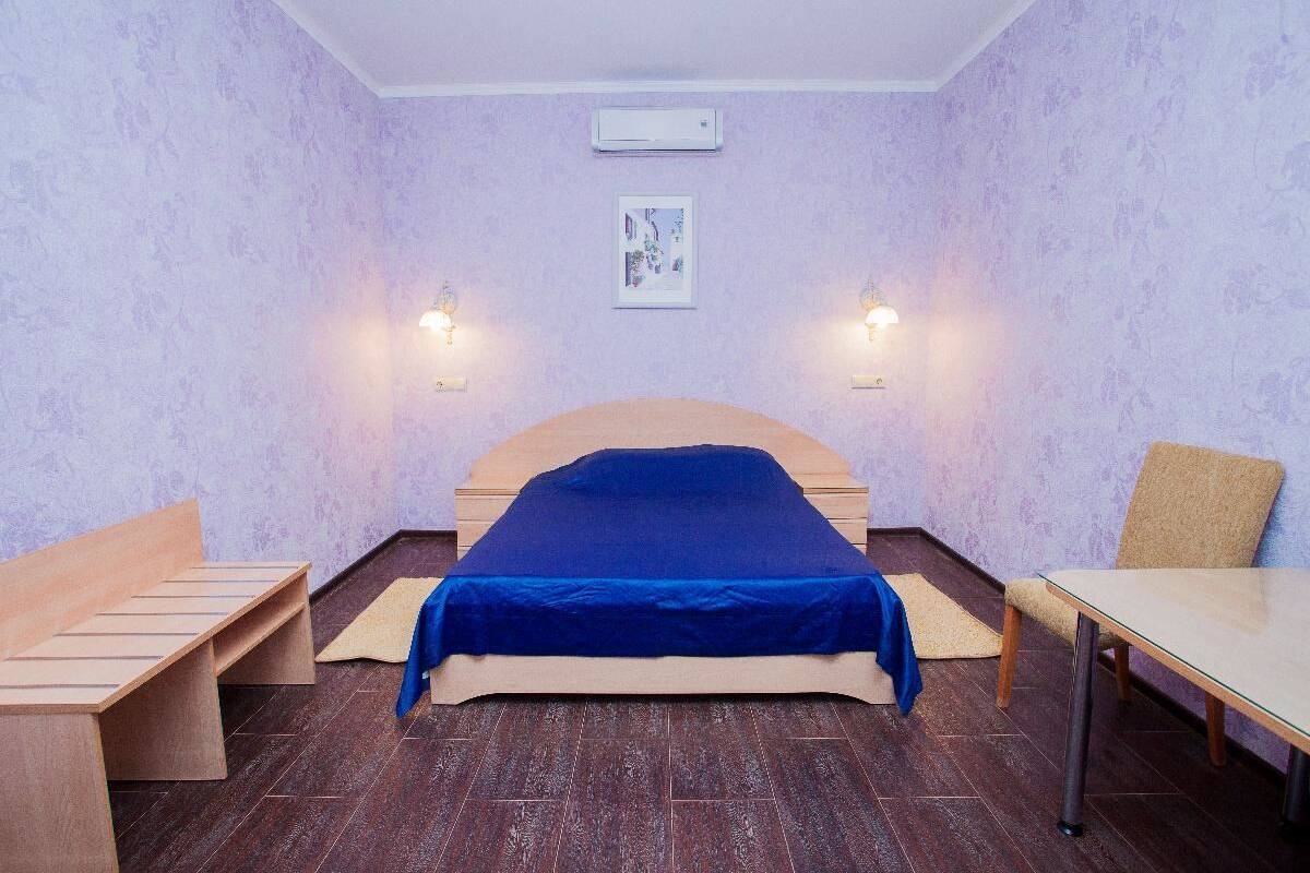 Soundproofing, iron/ironing board, free WiFi