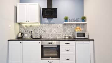 Apartment | Private kitchen | Fridge, microwave, oven, stovetop