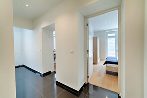 家庭套房, 2 間臥室, 廚房, 城市景觀 | 1 間臥室、高級寢具、熨斗/熨衣板、免費無線上網