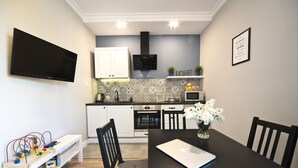 Apartment | Private kitchen | Fridge, microwave, oven, stovetop - Rint Centrum Grochowa (Bialystok)