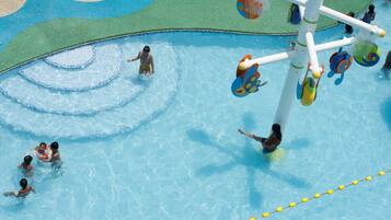 2 piscine all'aperto