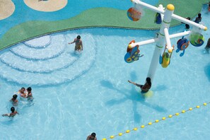 2 outdoor pools - CML Beach Resort & Water Park (Lemery)