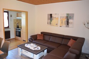 Ferienhaus, 2 Schlafzimmer | Wohnbereich | Flachbildfernseher