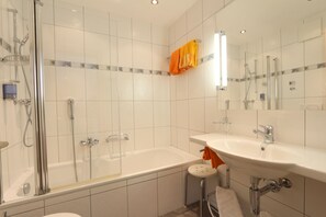 Apartment, 1 Bedroom | Bathroom