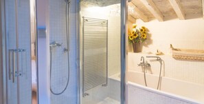City-Apartment, 2 Schlafzimmer | Badezimmer