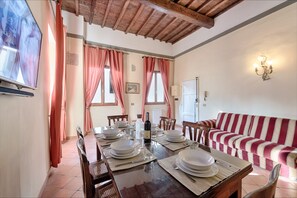 Deluxe Apartment, 2 Bedrooms | In-room dining - Central Strozzi by Mmega (Florence)