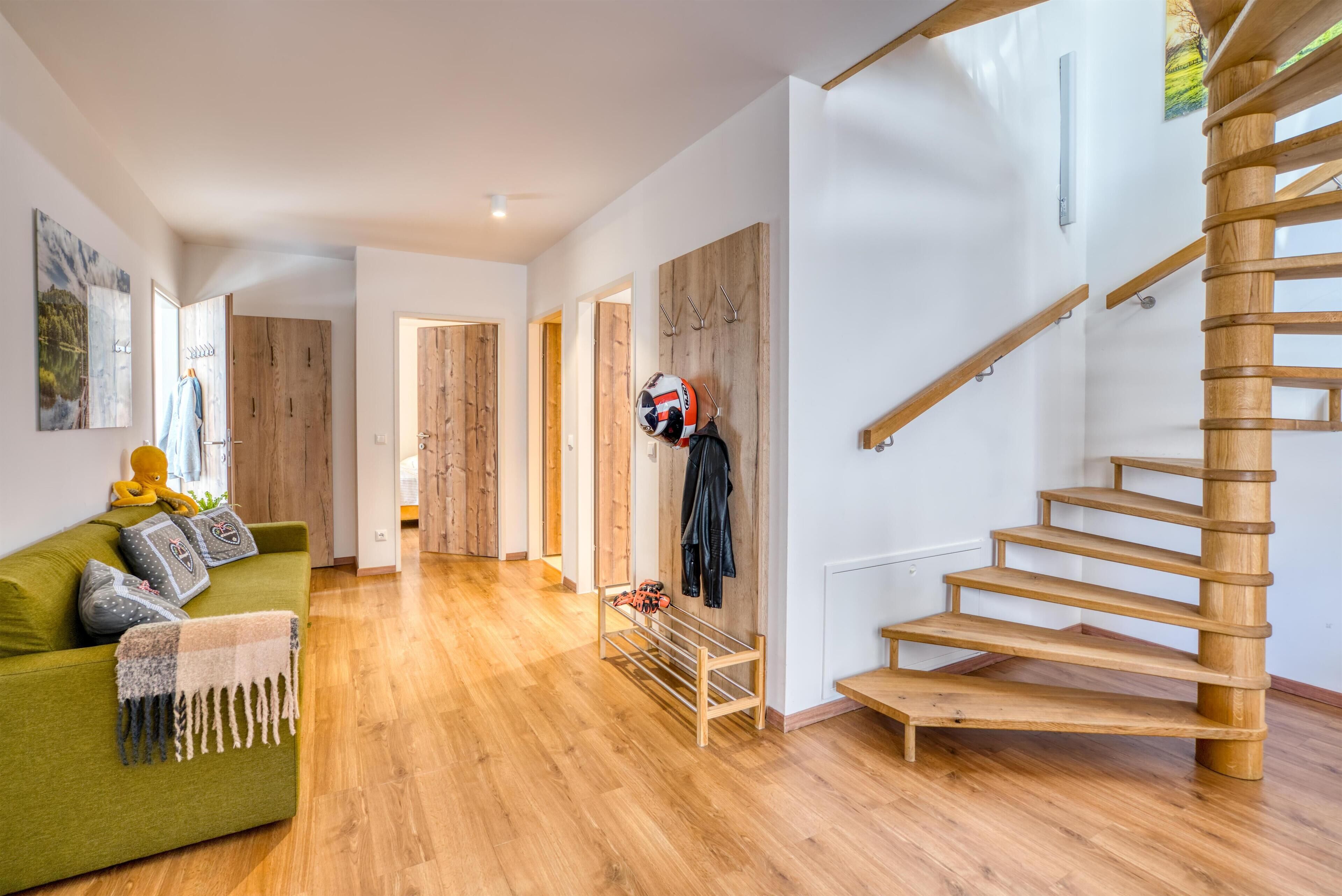 Gallery Apartment | Hypo-allergenic bedding, blackout drapes, free WiFi, bed sheets