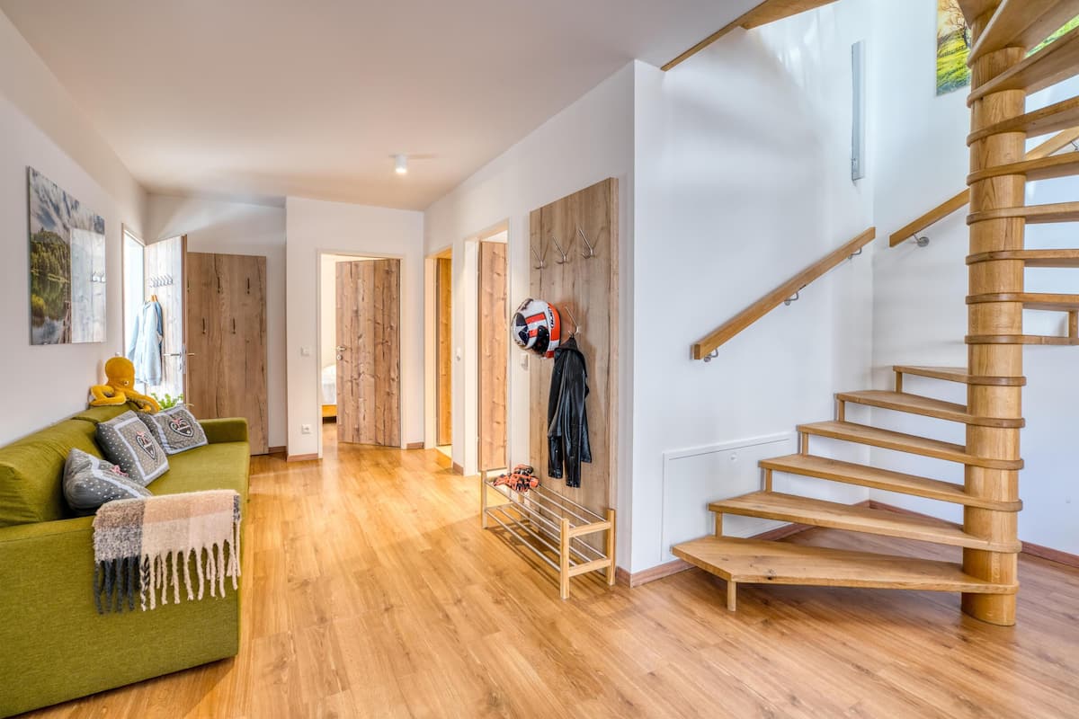 Gallery Apartment | Hypo-allergenic bedding available, blackout drapes, WiFi (free)