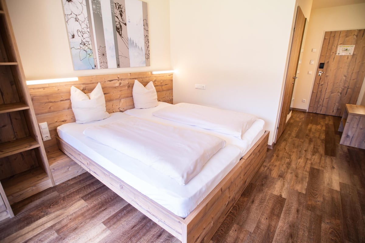 Habitación panorámica, vista a la montaña (Gosaukamm) | 5 habitaciones, ropa de cama hipoalergénica y cortinas blackout