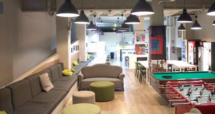 Hola Hostal Eixample - Hostel