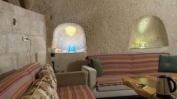 Family Suite, 2 Bedrooms | Individually decorated, individually furnished, laptop workspace