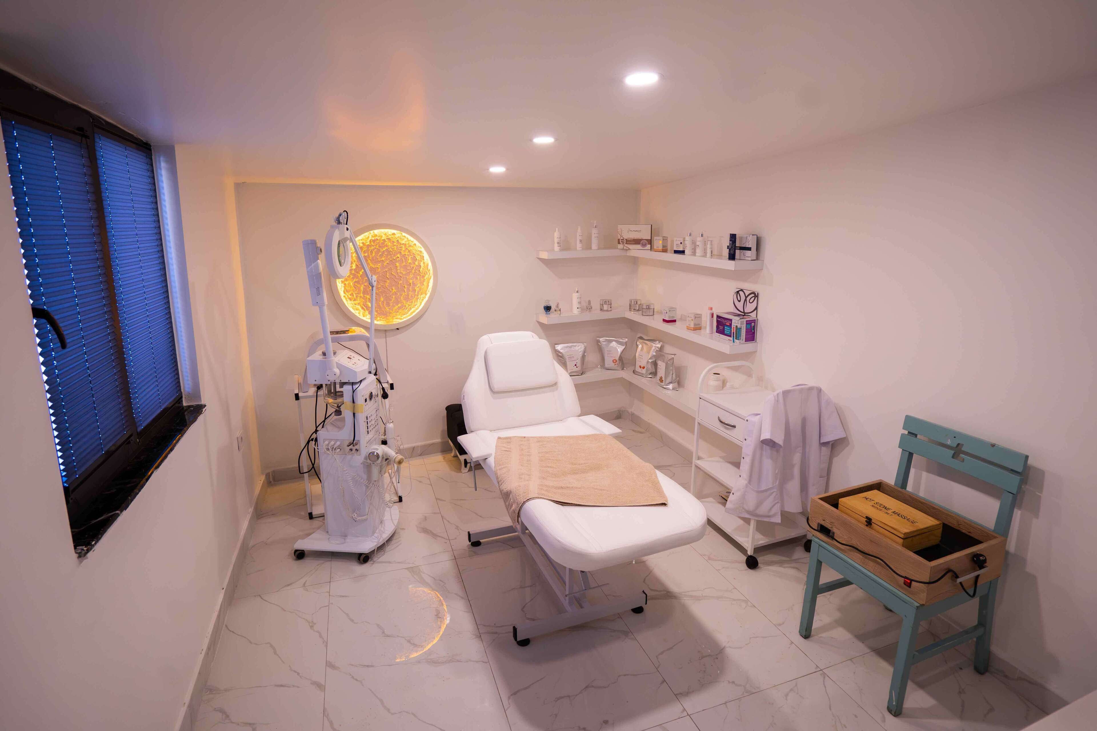 couples treatment room(s), sauna, steam room, body treatments