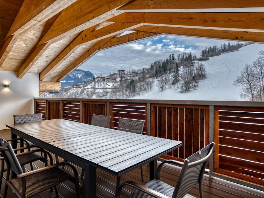 Apartment, 3 Bedrooms, 2 Bathrooms, Mountainside | Outdoor dining | Dinner served