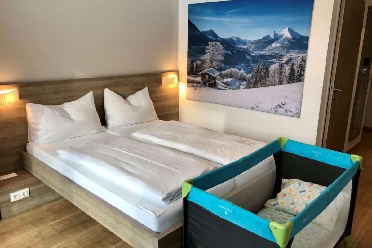 Hypo-allergenic bedding available, blackout drapes, soundproofing