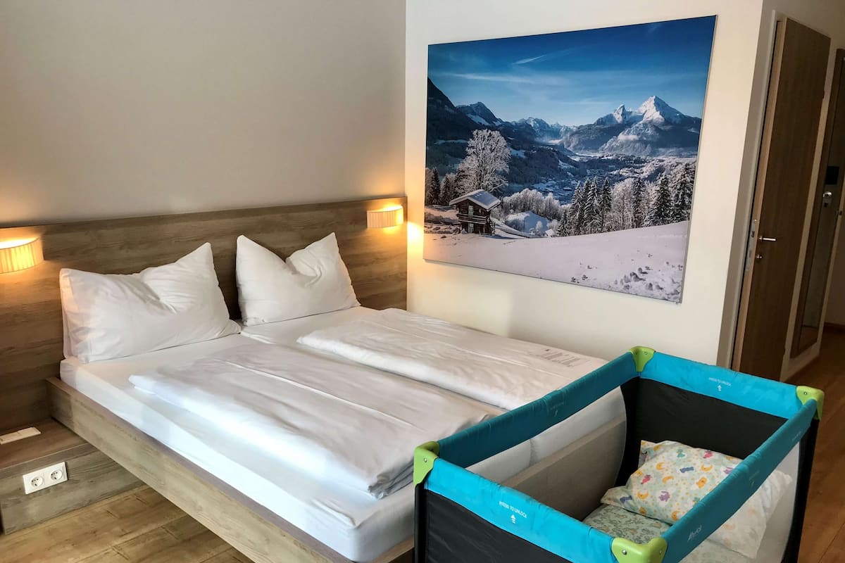 Standard Double Room, 2 Twin Beds, Balcony, Mountainside | Hypo-allergenic bedding, blackout drapes, soundproofing, free WiFi