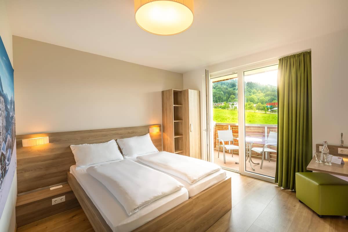 Standard Double Room, 2 Single Beds, Accessible, Balcony | Hypo-allergenic bedding, blackout curtains, soundproofing, free WiFi