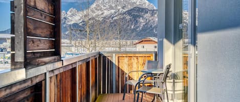 Family Room, 2 Bedrooms, Balcony, Mountain View | Hypo-allergenic bedding, blackout curtains, soundproofing, free WiFi