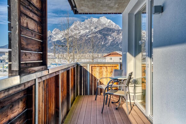 Family Room, 2 Bedrooms, Balcony, Mountain View | Hypo-allergenic bedding, blackout drapes, soundproofing, free WiFi