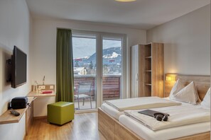 Hypo-allergenic bedding, blackout drapes, soundproofing, free WiFi - COOEE alpin Hotel Kitzbüheler Alpen (Sankt Johann in Tirol)