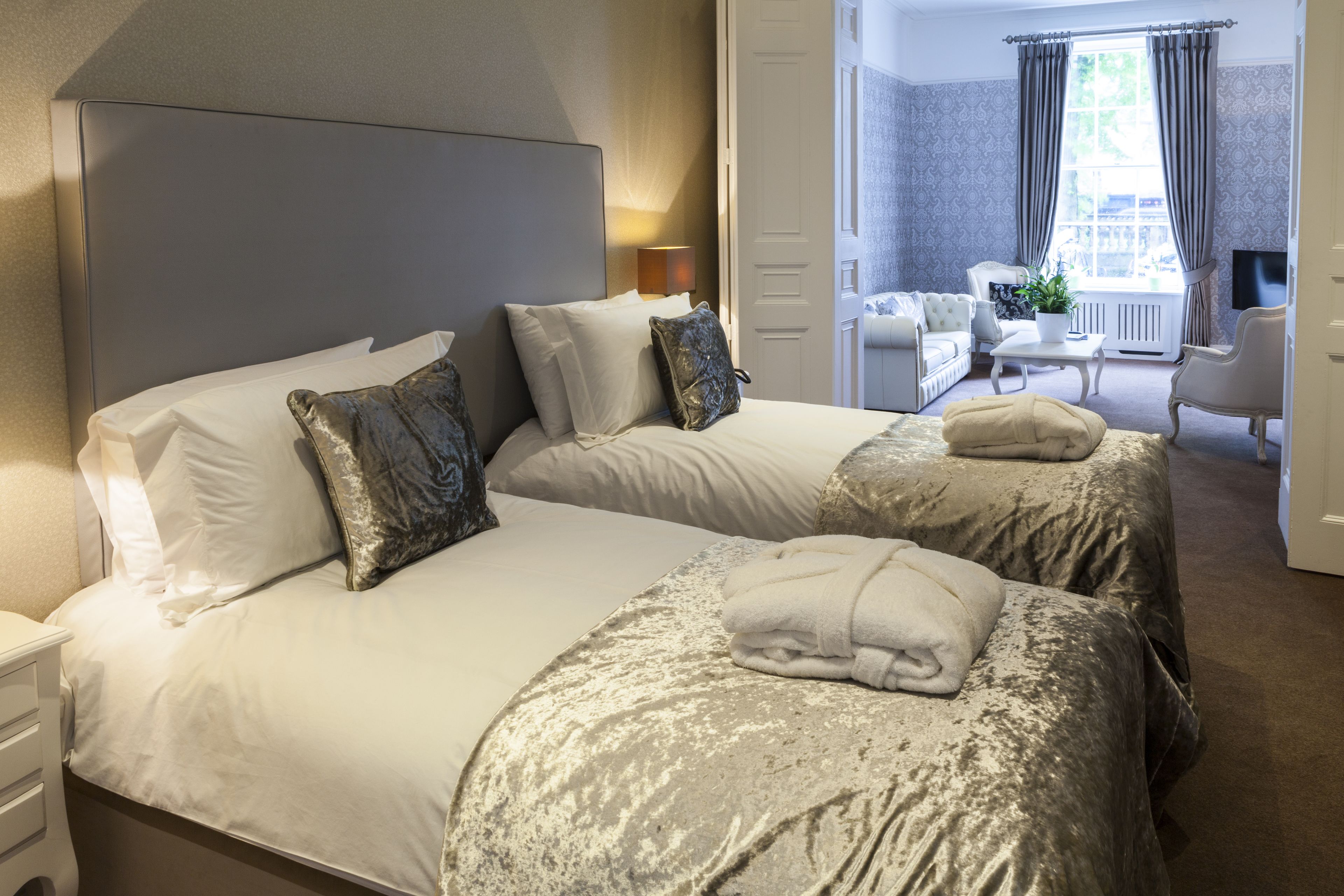 luxury suite | desk, soundproofing, iron/ironing board, free wifi