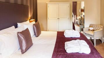 Luxury Double Room, Courtyard View | Desk, soundproofing, iron/ironing board, free WiFi