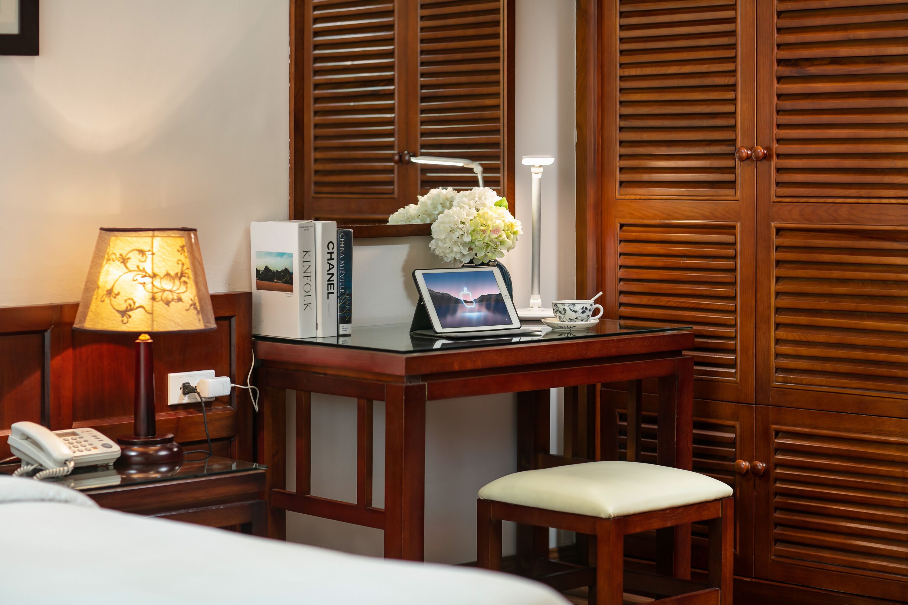 ancient suite | 1 bedroom, minibar, in-room safe, desk