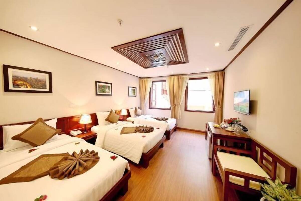 Minibar, in-room safe, desk, free cots/infant beds