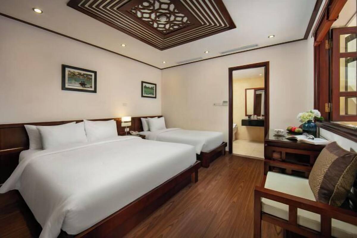 Minibar, in-room safe, desk, free cots/infant beds
