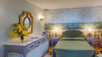 Minibar, coffres-forts dans les chambres, bureau, Wi-Fi gratuit