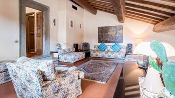 Apartment, 2 Bedrooms | Living room | Flat-screen TV