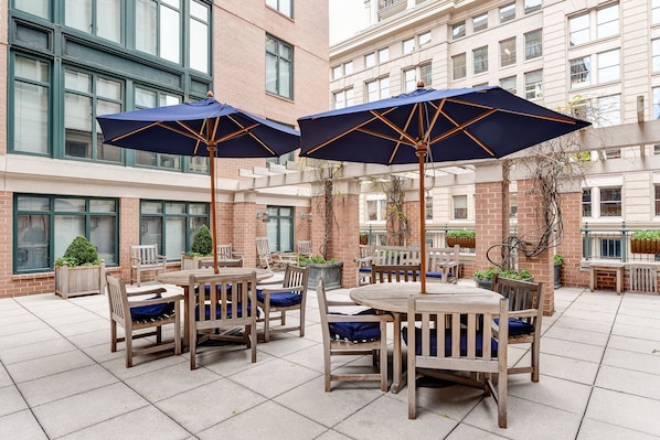 Terrace/patio - Stay Alfred at Lexington (Washington)